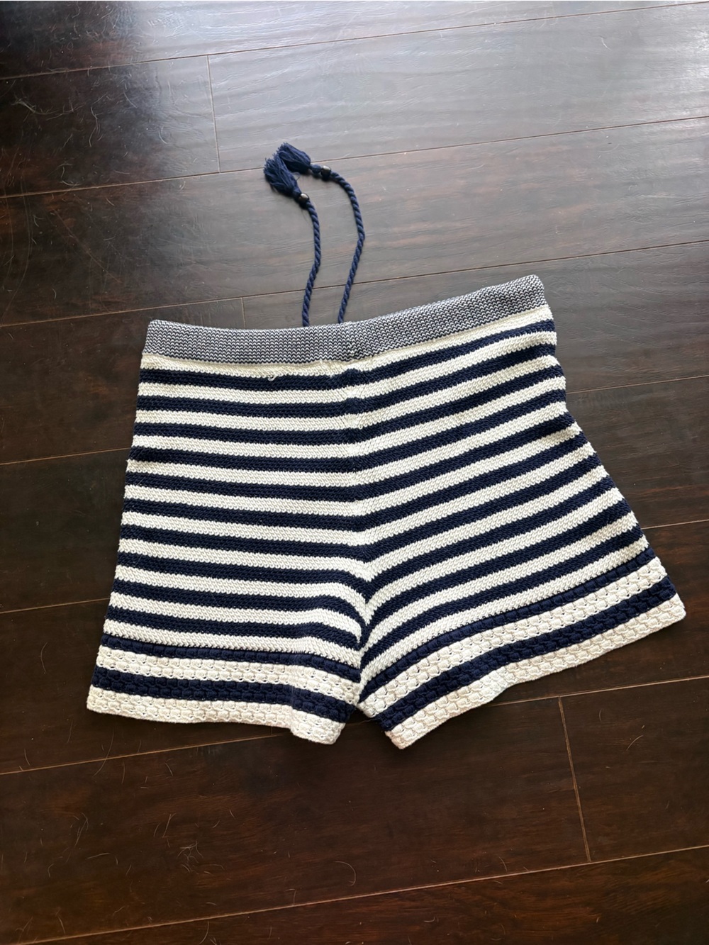 House of Harlow 1960 | Striped Crop Tank + Shorts | Navy & Cream | Size L - Picture 3 of 13